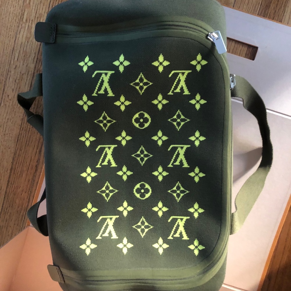 Louis Vuitton weekend bag fall 2021